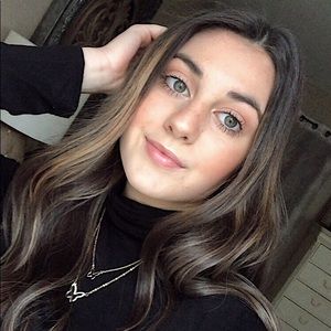 Meet your Posher, Ava